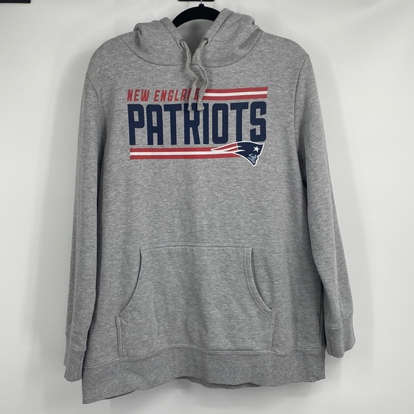 New England Patriots Light Grey Fanatics Pullover Sweatshirt - Picture 1 of 8